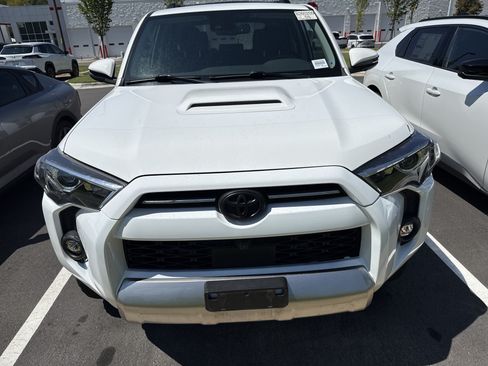 Used 2023 Toyota 4Runner TRD Off-Road Premium w/ Off Road Premium Plus Package AWD/4WD image 3