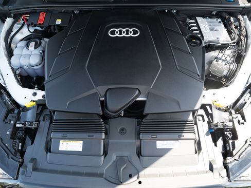 Certified 2025 Audi Q7 3.0T Premium Plus w/ Premium Plus Package AWD/4WD image 35