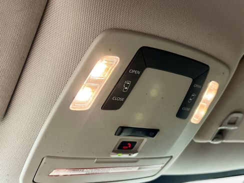 Used 2021 Toyota Sienna LE image 22