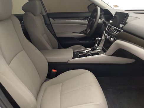 Used 2018 Honda Accord EX image 21