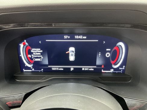 Used 2024 Nissan Pathfinder Platinum image 10