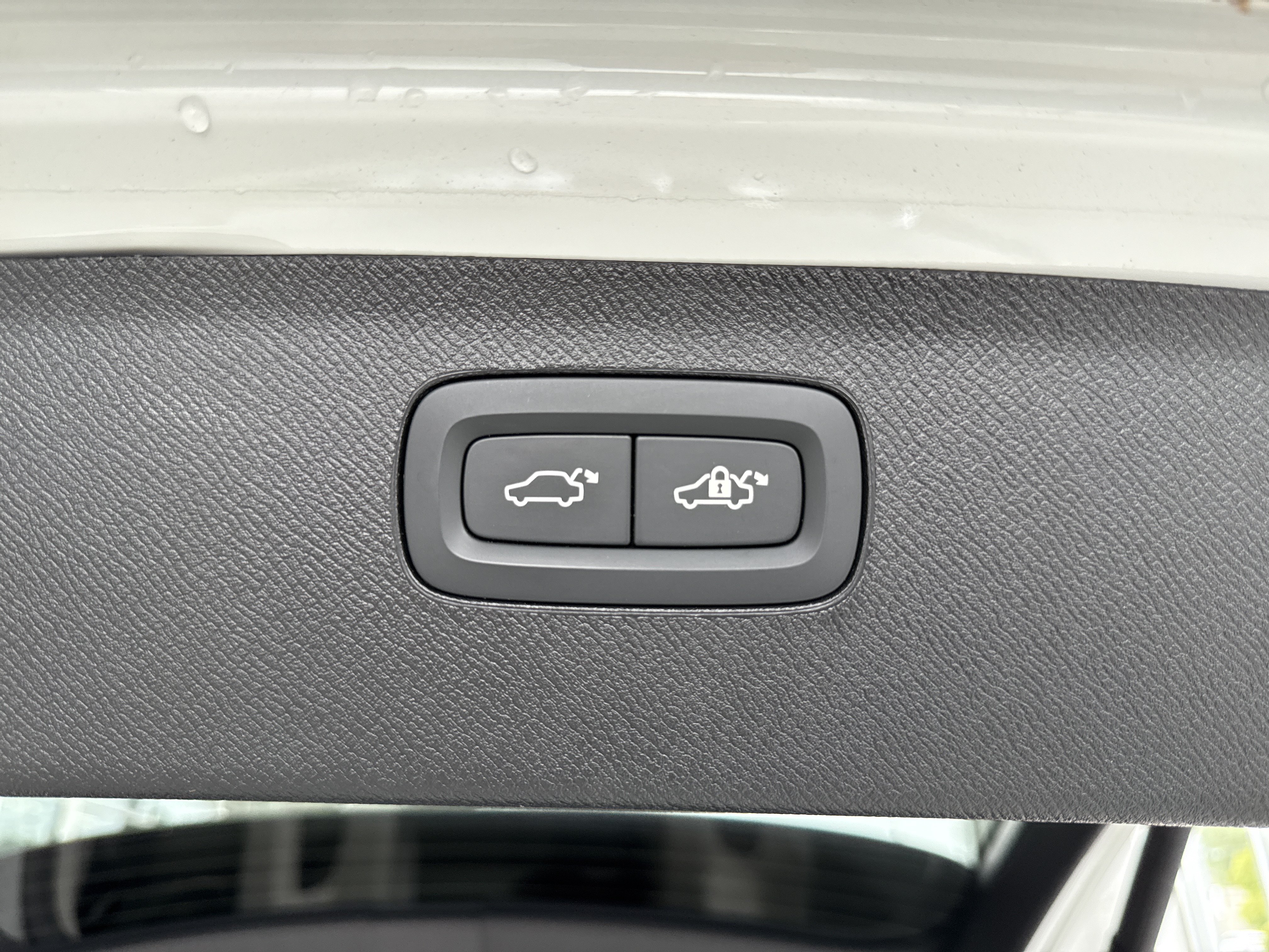 Used 2025 Volvo XC90 B6 Ultra w/ Protection Package AWD/4WD image 13