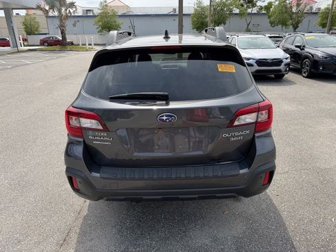 Used 2019 Subaru Outback 3.6R Limited AWD/4WD image 6