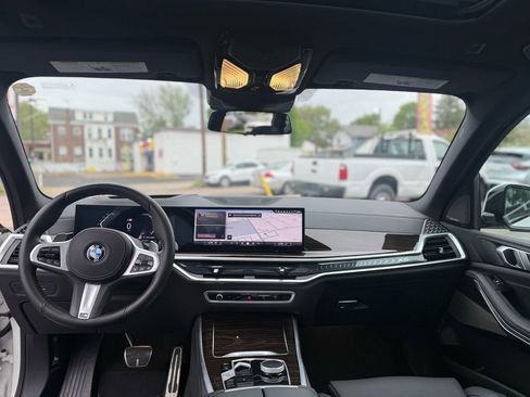 Used 2025 BMW X5 xDrive40i AWD/4WD image 10