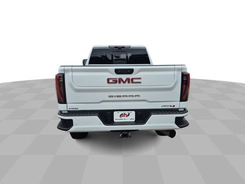 Used 2024 GMC Sierra 2500 AT4 w/ AT4 Premium Plus Package AWD/4WD image 8