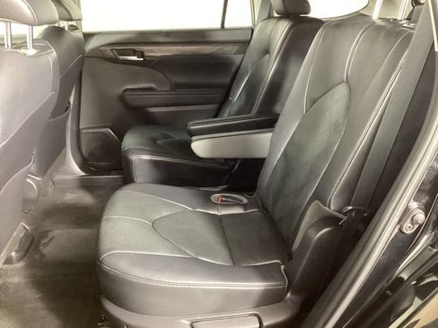 Used 2023 Toyota Highlander Platinum AWD/4WD image 26