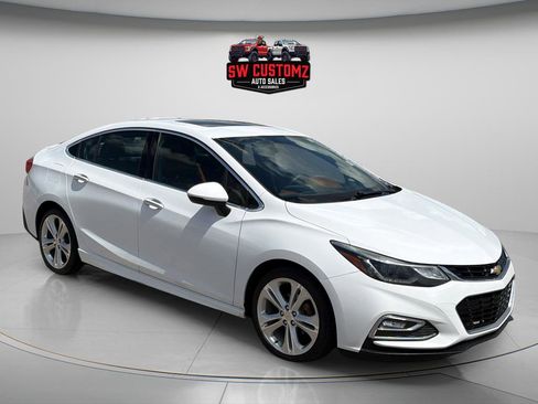 Used 2017 Chevrolet Cruze Premier FWD image 1