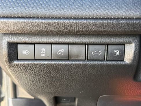 Used 2025 Toyota Camry SE image 25