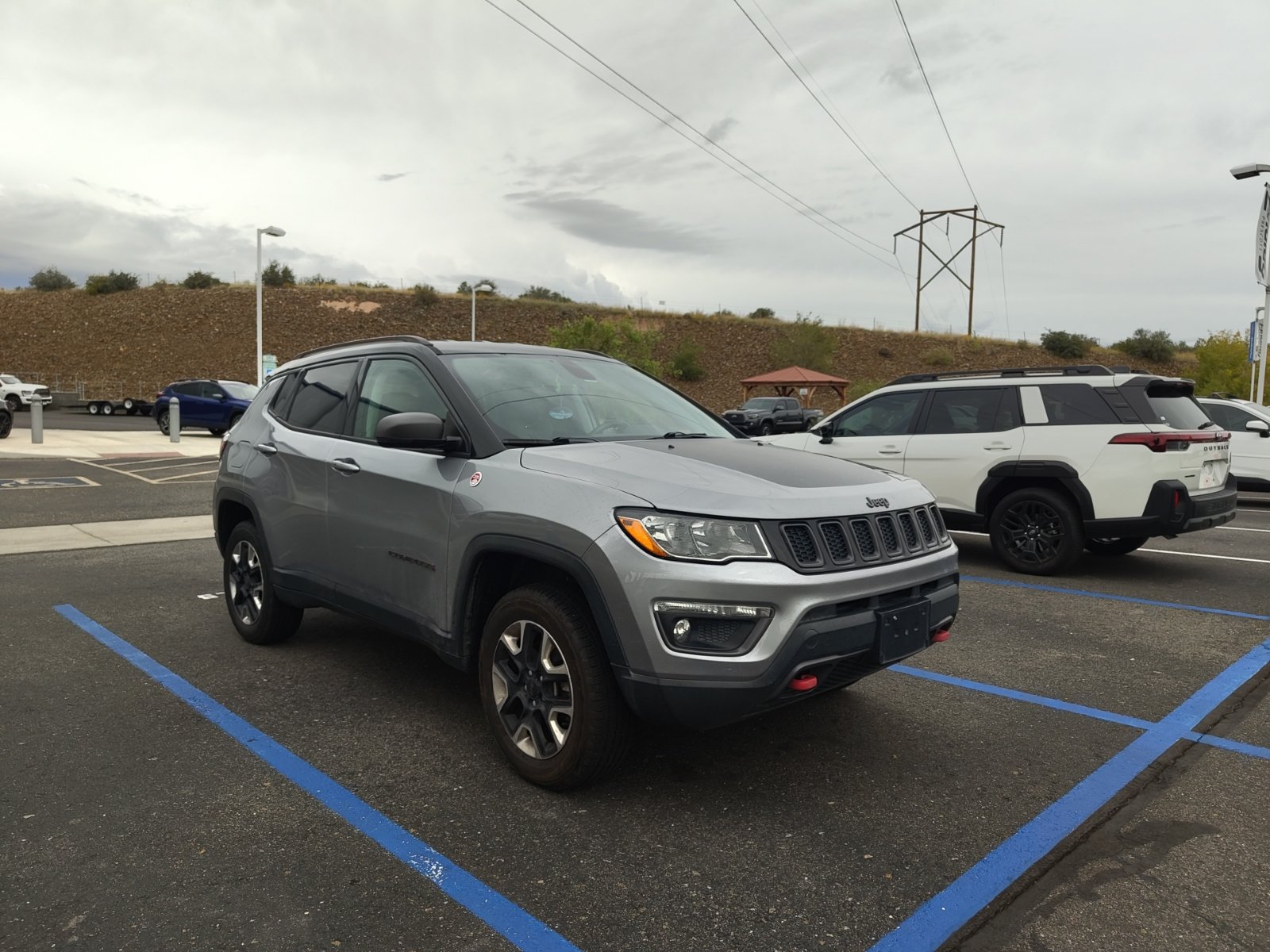 Used 2018 Jeep Compass Trailhawk w/ Navigation Group AWD/4WD image 3