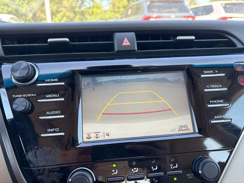 Used 2018 Toyota Camry LE w/ Moonroof Package FWD image 21