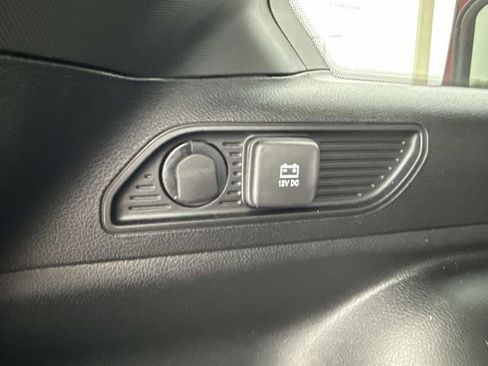 Used 2025 Jeep Grand Cherokee Laredo X image 33