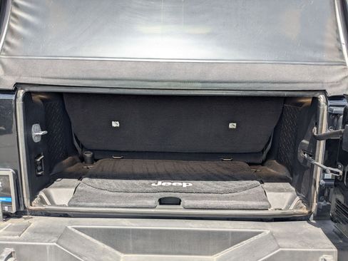 Used 2013 Jeep Wrangler Sport AWD/4WD image 28