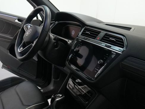 Used 2022 Volkswagen Tiguan SEL R-Line image 31