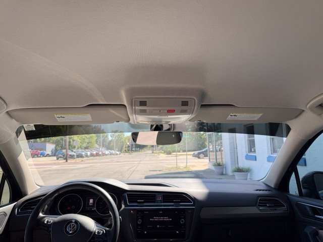 Used 2018 Volkswagen Tiguan SE AWD/4WD image 18