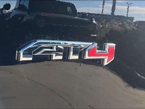 Used 2022 GMC Yukon XL AT4 w/ AT4 Premium Plus Package image 24