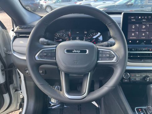 Used 2025 Jeep Compass Limited image 28