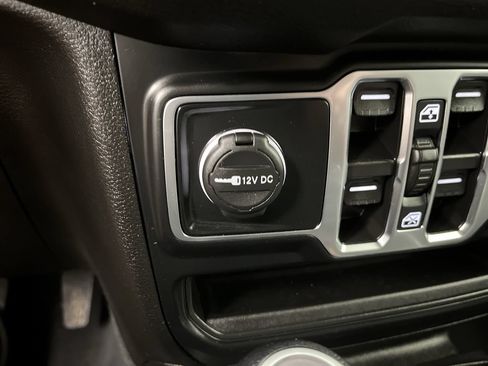 Used 2024 Jeep Wrangler Unlimited Sport AWD/4WD image 22