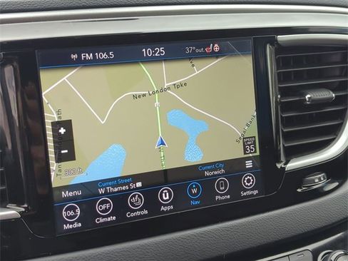 Used 2020 Chrysler Pacifica Touring-L w/ Advanced Safetytec Group image 14