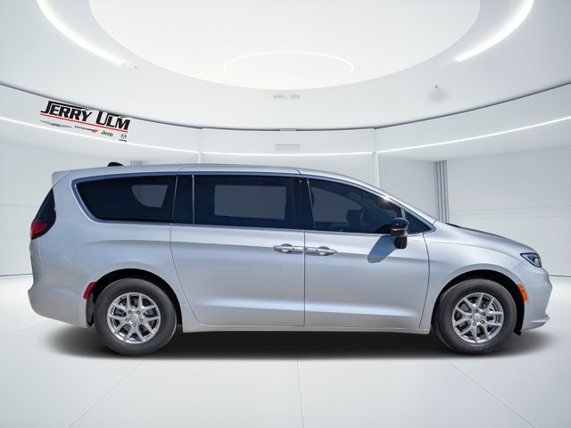 New 2026 Chrysler Pacifica Select FWD image 2