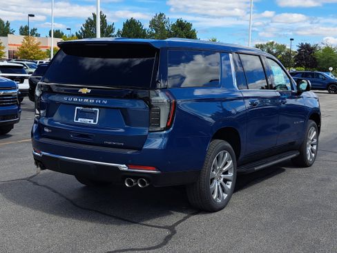 New 2025 Chevrolet Suburban Premier image 4