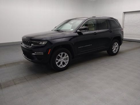 Used 2023 Jeep Grand Cherokee Limited RWD image 2