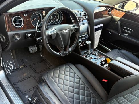 Used 2018 Bentley Flying Spur V8 AWD/4WD image 17