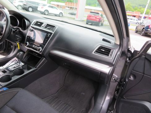 Used 2018 Subaru Outback 2.5i Premium image 20