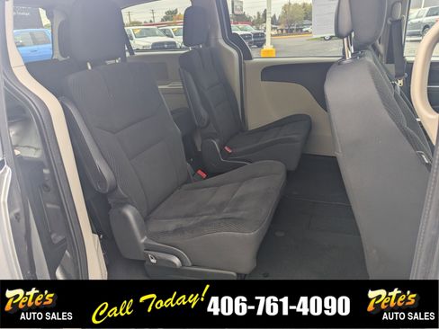 Used 2018 Dodge Grand Caravan SE w/ UConnect Hands-Free Group image 14