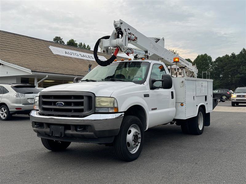 Used 2004 Ford F550 4x4 Regular Cab Super Duty image 2