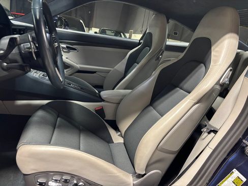 Used 2019 Porsche 911 Carrera GTS RWD image 6