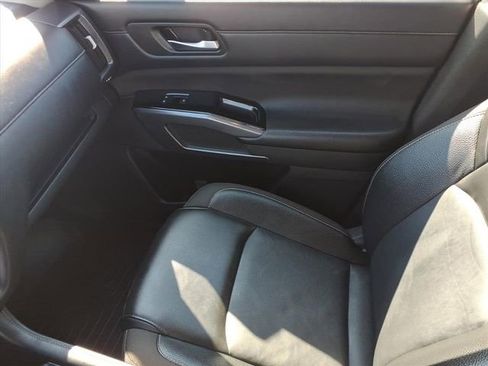 Certified 2024 Nissan Pathfinder SL image 22