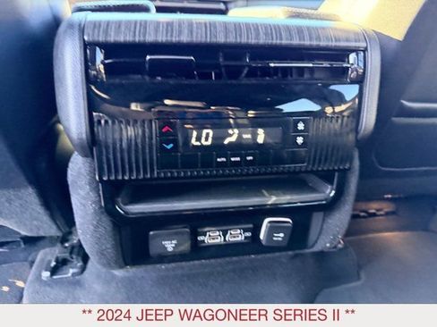 Certified 2024 Jeep Wagoneer Series II w/ Flexible Seating Group AWD/4WD image 27
