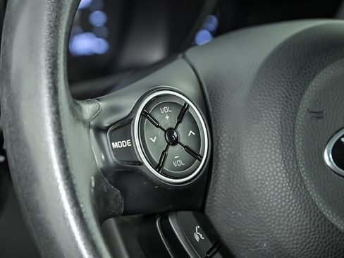 Used 2017 Kia Soul + FWD image 19