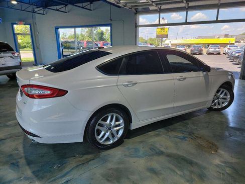 Used 2014 Ford Fusion SE image 16