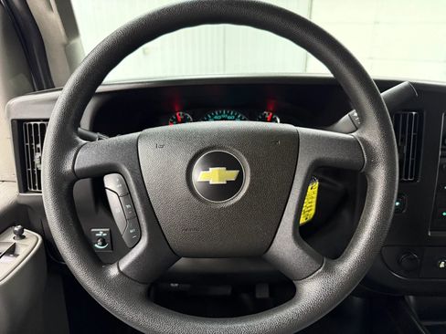 Used 2018 Chevrolet Express 2500 LS w/ Driver Convenience Package RWD image 20