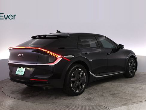 Used 2025 Kia EV6 Light AWD/4WD image 3