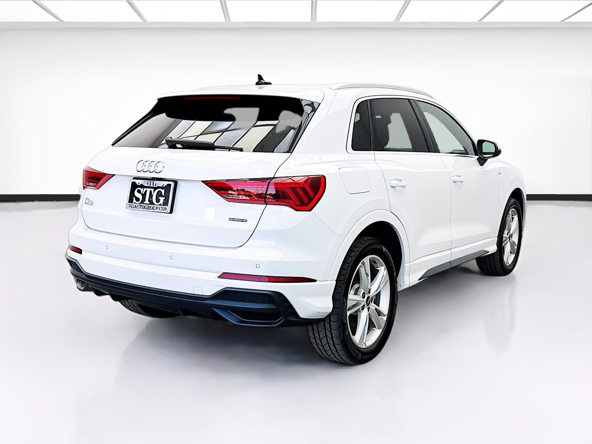 Used 2021 Audi Q3 2.0T Premium w/ Convenience Package AWD/4WD image 4
