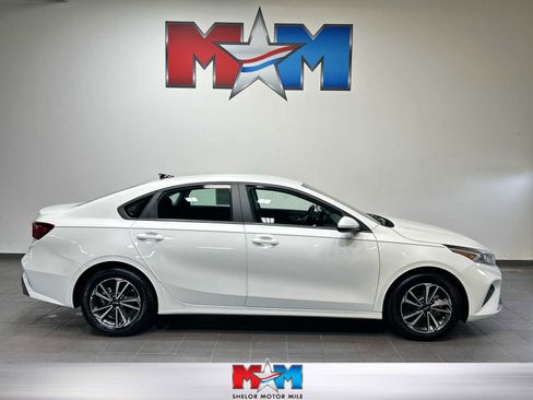 Used 2024 Kia Forte LXS FWD image 1