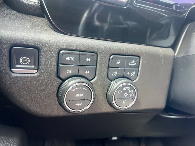 Certified 2023 Chevrolet Silverado 1500 LTZ w/ LTZ Convenience Package II AWD/4WD image 30