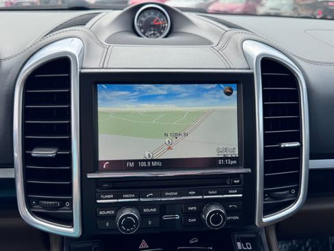 Used 2015 Porsche Cayenne S AWD/4WD image 26