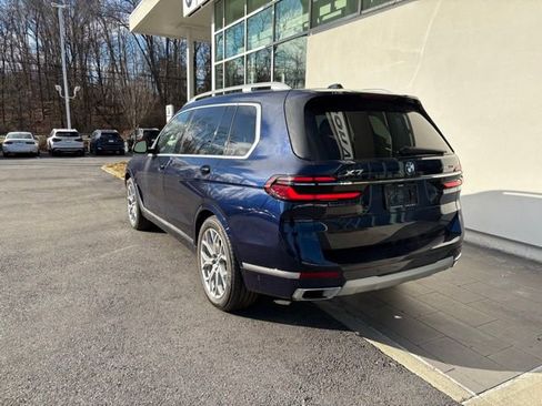Used 2025 BMW X7 xDrive40i w/ Climate Comfort Package image 3