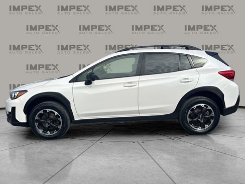 Used 2022 Subaru Crosstrek 2.0i image 2