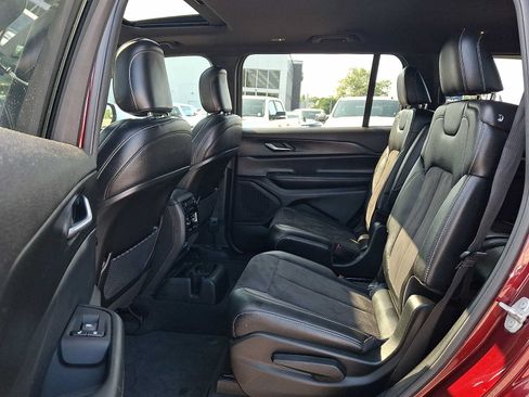 Used 2023 Jeep Grand Cherokee L Laredo AWD/4WD image 12