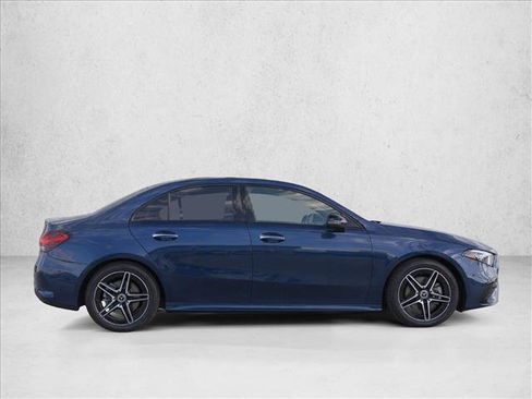 Used 2024 Mercedes-Benz C 300 Sedan image 8