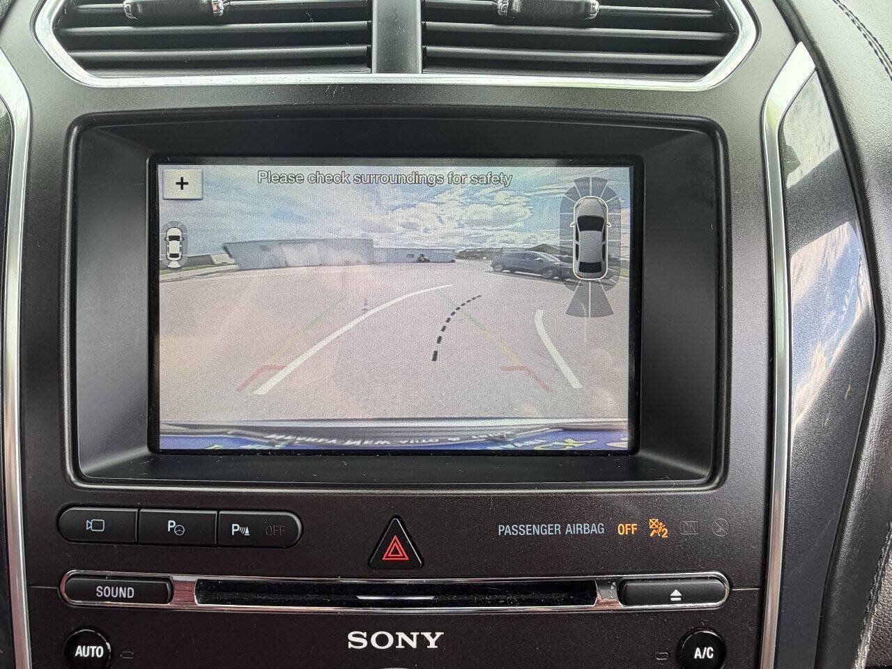 Used 2018 Ford Explorer Platinum AWD/4WD image 26