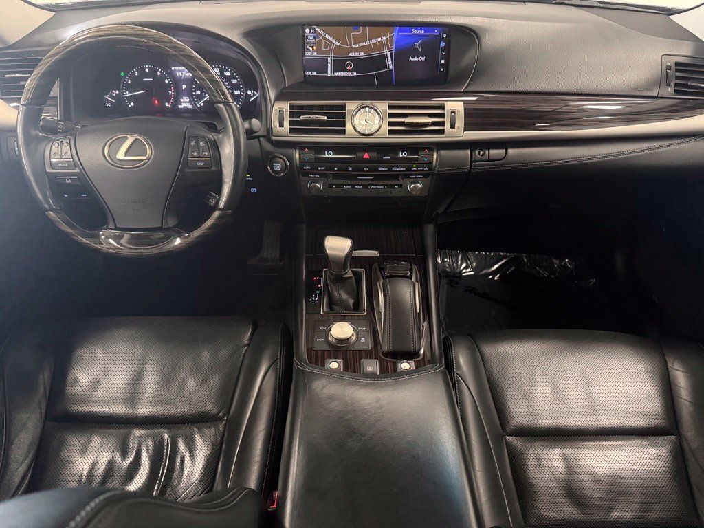 Used 2016 Lexus LS 460 AWD w/ Comfort Package image 15