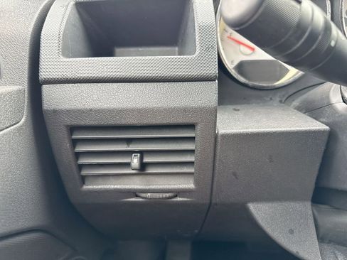 Used 2009 Dodge Caliber SXT image 17