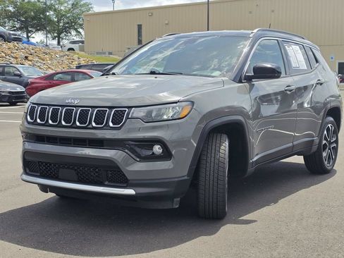 Used 2024 Jeep Compass Limited AWD/4WD image 4