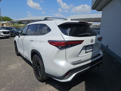 Used 2023 Toyota Highlander XSE