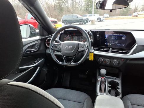 Used 2024 Chevrolet Trax RS w/ Driver Confidence Package image 10